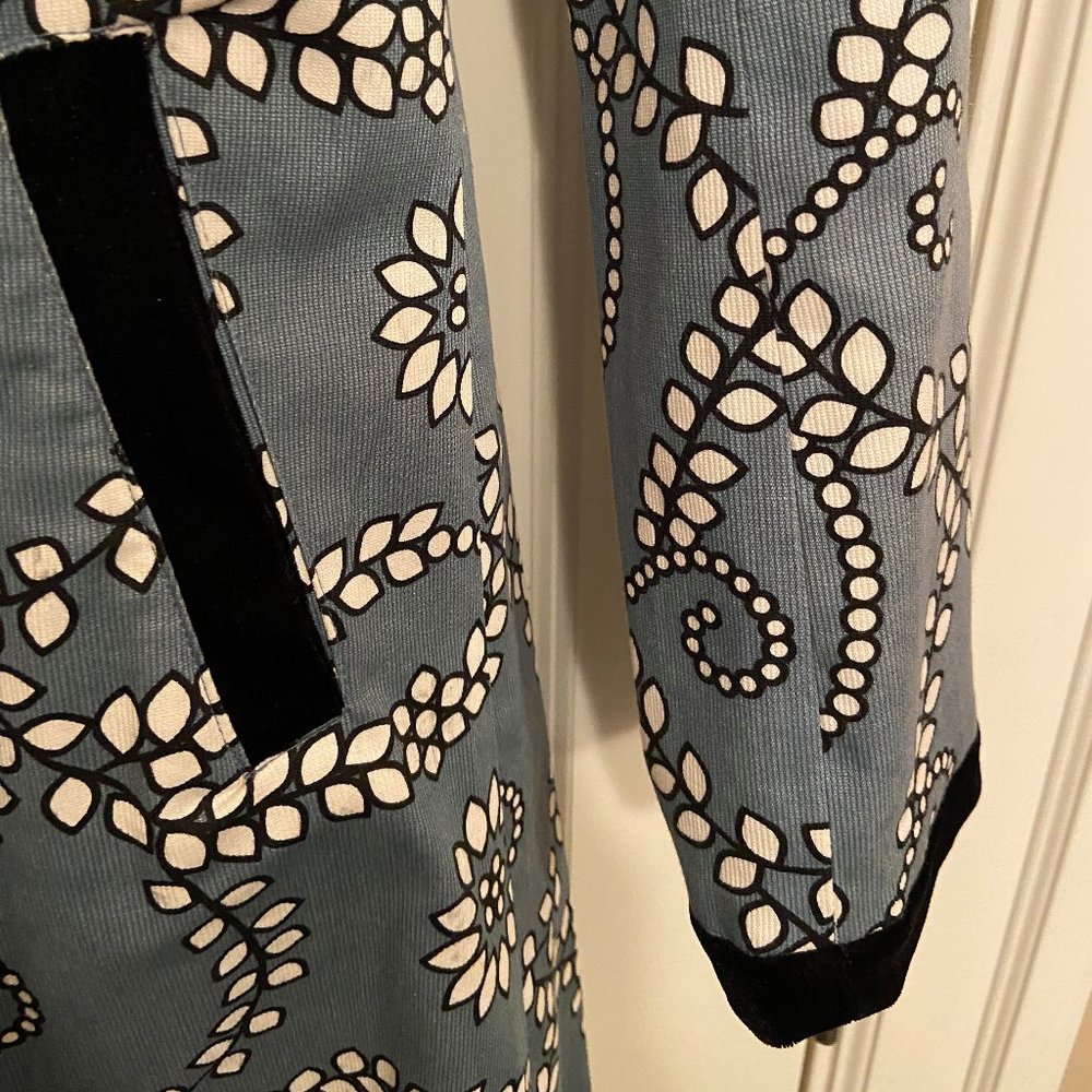 MOSCHINO FLORAL LIGHT BLUE COAT - Picture 3 of 11